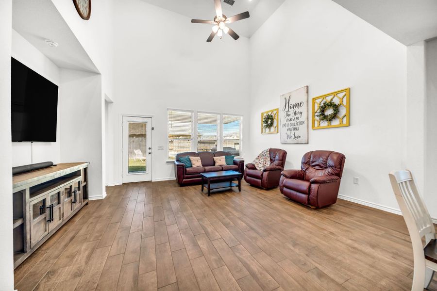 Image 25 of a home in Mavera.