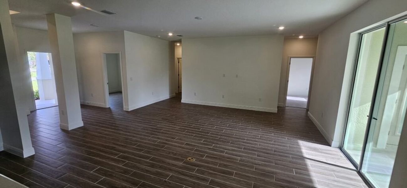 Spacious, unfurnished interior of a new home in Palm Coast, Palm Coast (Image 7).