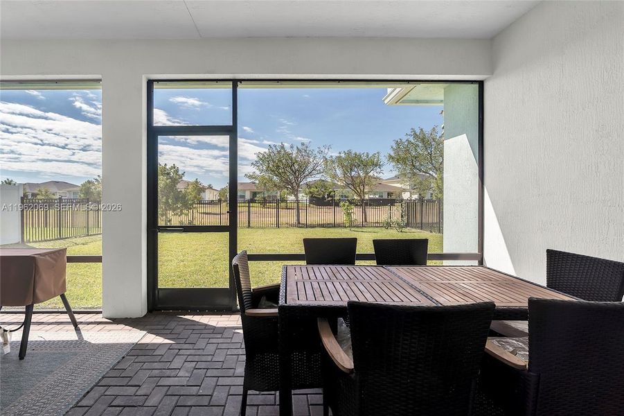 Exterior details and patio area of a home in , Loxahatchee (Image 4).