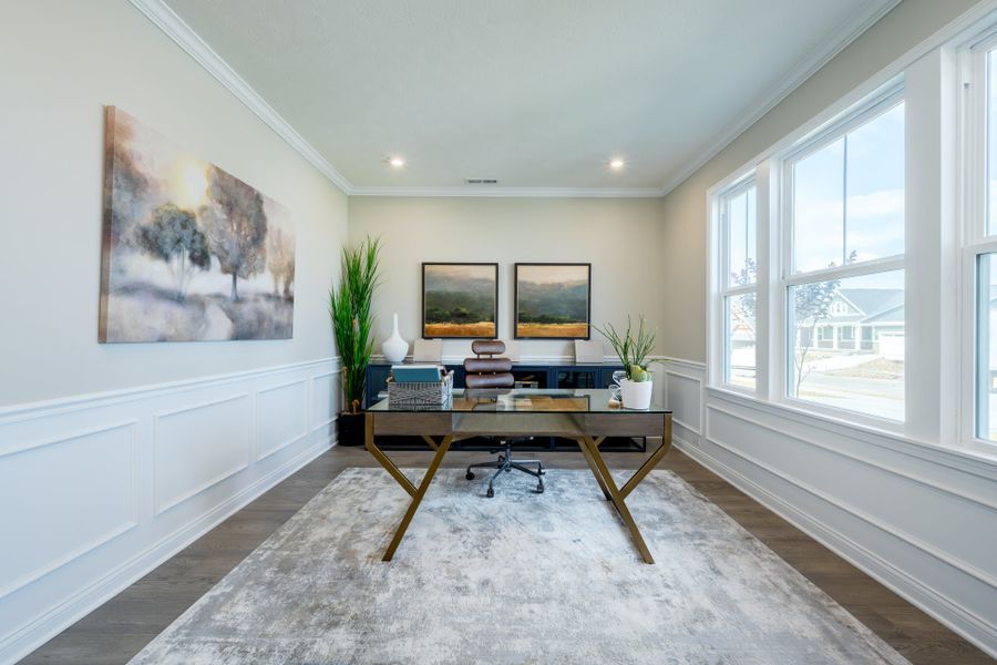 Representative furnished interior of a home built from the Charles by Fischer Homes in Twin Lakes, Hoschton (Image 36).