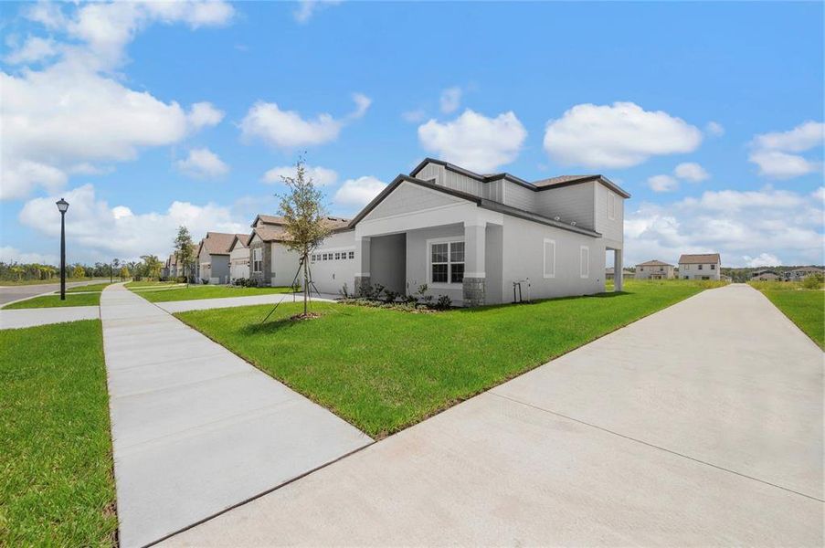 Image 30 of a home in Gum Lake Preserve.