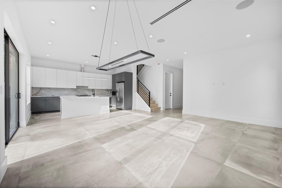 Spacious, unfurnished interior of a new home in , Fort Lauderdale (Image 20). Spacious, unfurnished interior of a new home in , Fort Lauderdale (Image 20).