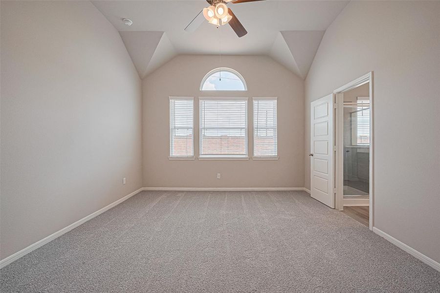 Spacious, unfurnished interior of a new home in Rollingbrook Estates, Baytown (Image 31). Spacious, unfurnished interior of a new home in Rollingbrook Estates, Baytown (Image 31).