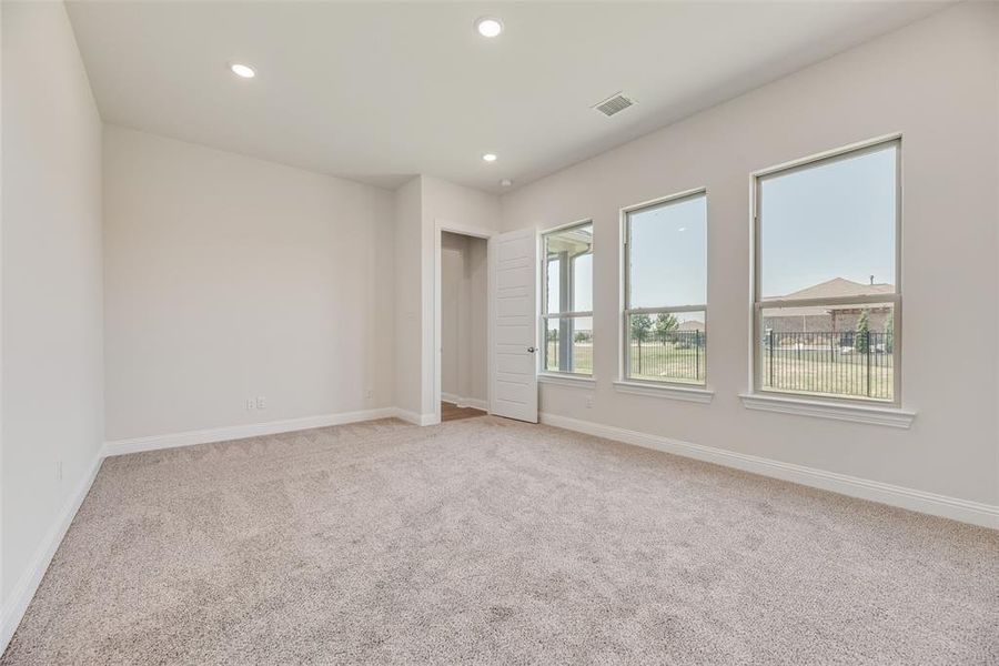 Spacious, unfurnished interior of a new home in Villages of Creekwood, Frisco (Image 29). Spacious, unfurnished interior of a new home in Villages of Creekwood, Frisco (Image 29).