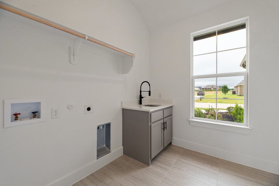 Furnished interior view inside a new home in Paloma Ranch, New Fairview (Image 8).