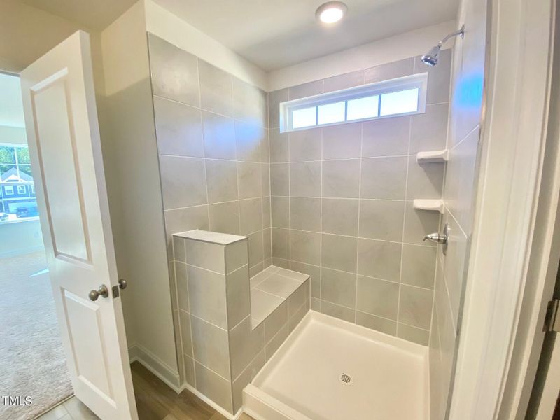 tile shower wseat