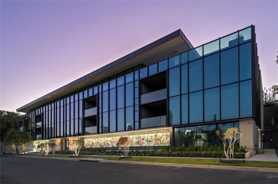 Condo located in Austin, TX showcasing its design and architecture (Image 3).