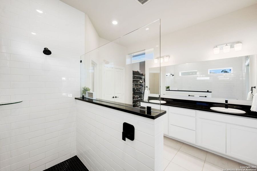 Furnished interior view inside a new home in Meyer Ranch – Legacy Series, New Braunfels (Image 8).