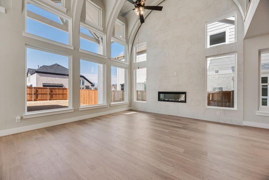 Spacious, unfurnished interior of a new home in Providence Cove, McKinney (Image 16).