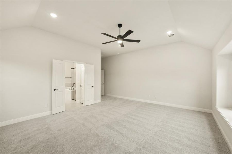 Spacious, unfurnished interior of a new home in The Retreat at North Grove 60, Waxahachie (Image 23). Spacious, unfurnished interior of a new home in The Retreat at North Grove 60, Waxahachie (Image 23).