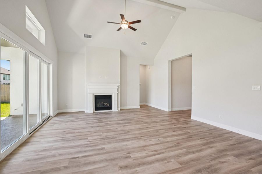 Spacious, unfurnished interior of a new home in Sienna 65', Missouri City (Image 26). Spacious, unfurnished interior of a new home in Sienna 65', Missouri City (Image 26).