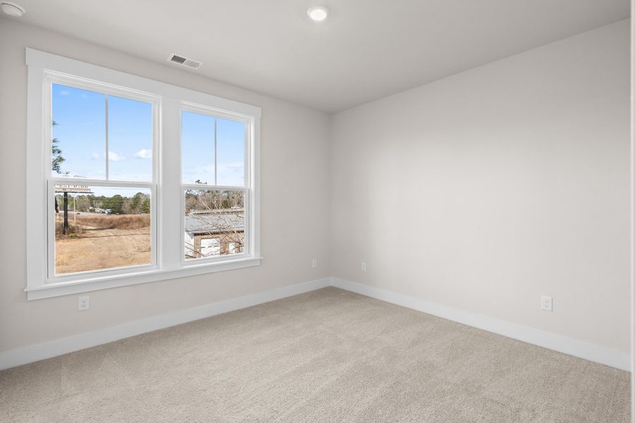 Spacious, unfurnished interior of a new home in Harbor Oaks Marina, Myrtle Beach (Image 27).