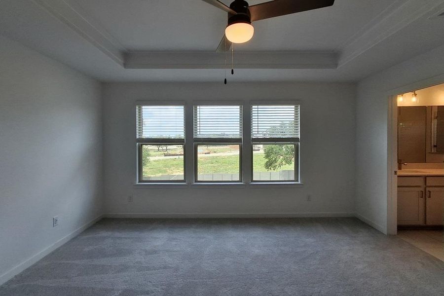Spacious, unfurnished interior of a new home in Wolf Ranch, Georgetown (Image 24).