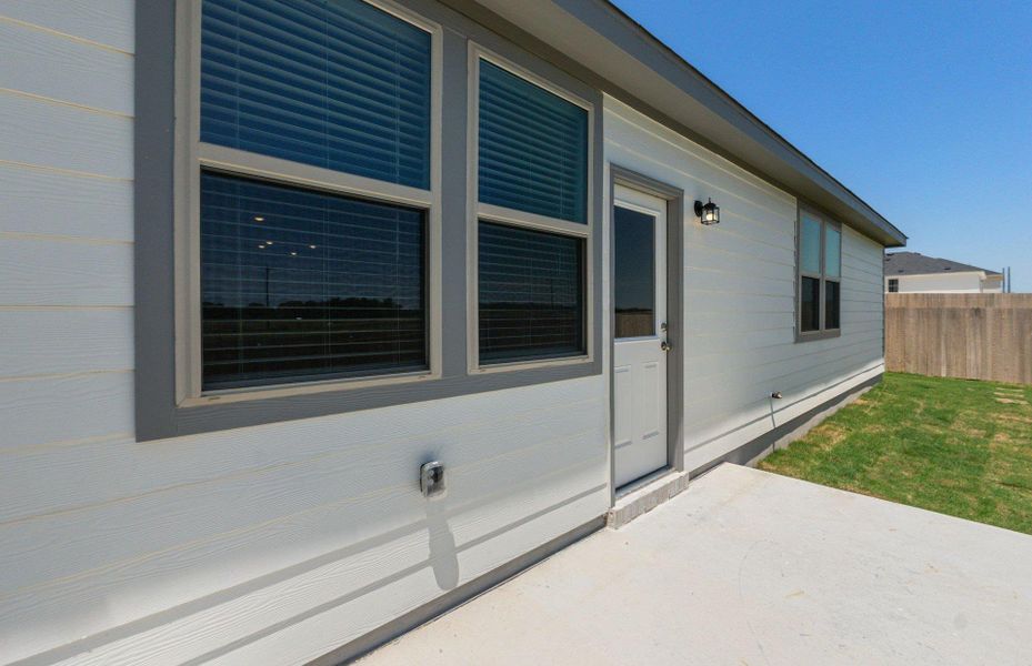 Exterior details and patio area of a home in County View, Temple (Image 3).