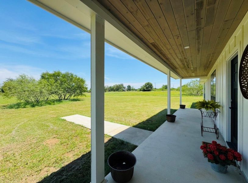 Exterior details and patio area of a home in , Lexington (Image 23).