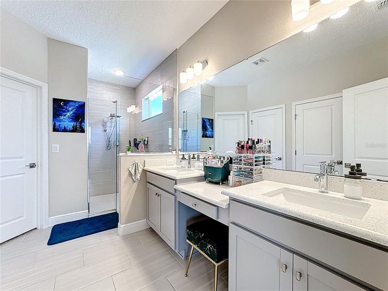 Furnished interior view inside a new home in , Orlando (Image 9).