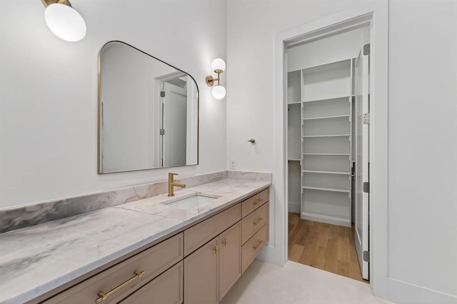 Furnished interior view inside a new home in , Dallas (Image 12).