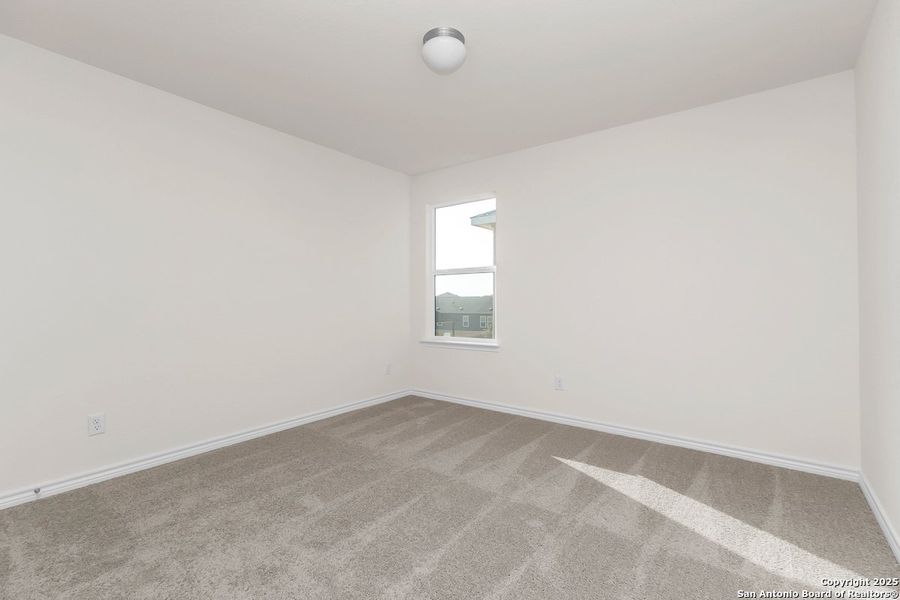 Spacious, unfurnished interior of a new home in Knox Ridge, Converse (Image 8).