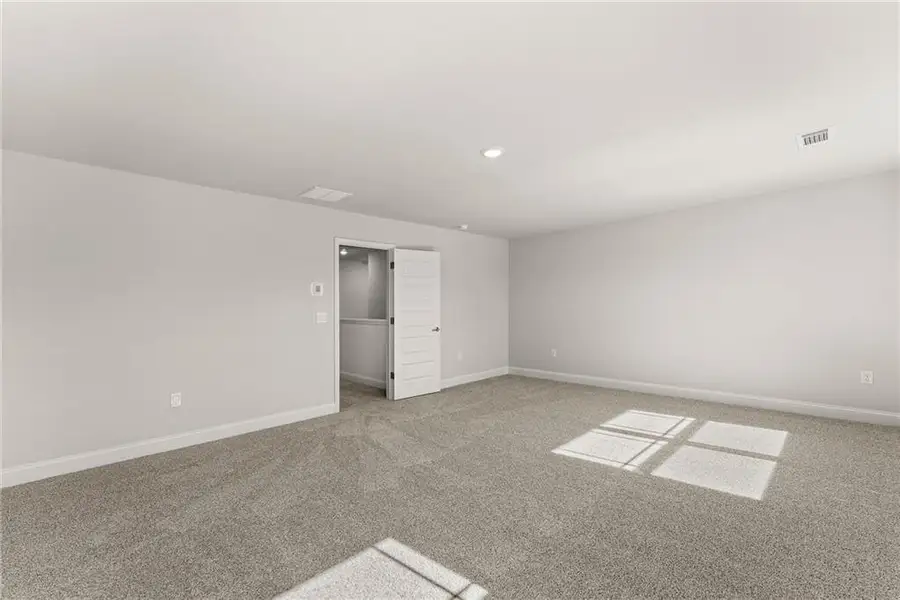 Spacious, unfurnished interior of a new home in Magnolia Villas, Cornelia (Image 25).