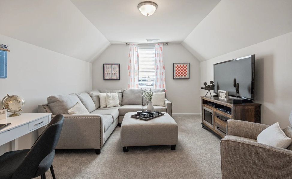 Upstairs bonus suite/bedroom with walk-in closet and attached bathroom! Upstairs bonus suite/bedroom with walk-in closet and attached bathroom!