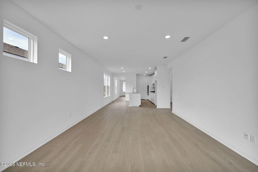 Spacious, unfurnished interior of a new home in Del Webb Wildlight, Yulee (Image 21). Spacious, unfurnished interior of a new home in Del Webb Wildlight, Yulee (Image 21).