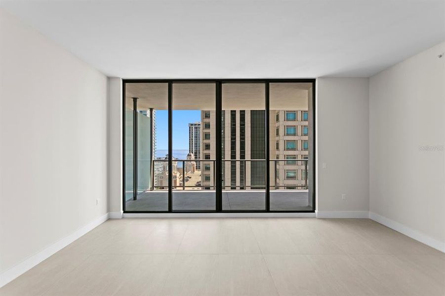 Spacious, unfurnished interior of a new home in , St. Petersburg (Image 51). Spacious, unfurnished interior of a new home in , St. Petersburg (Image 51).