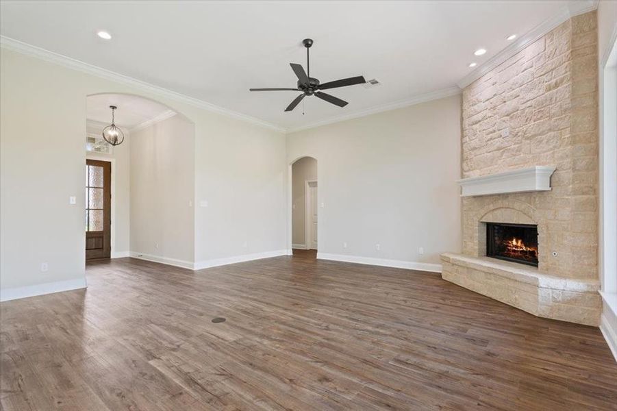 Spacious, unfurnished interior of a new home in , Waco (Image 22). Spacious, unfurnished interior of a new home in , Waco (Image 22).