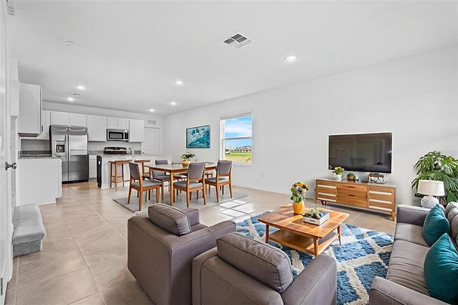 Furnished interior view inside a new home in , Winter Garden (Image 10).