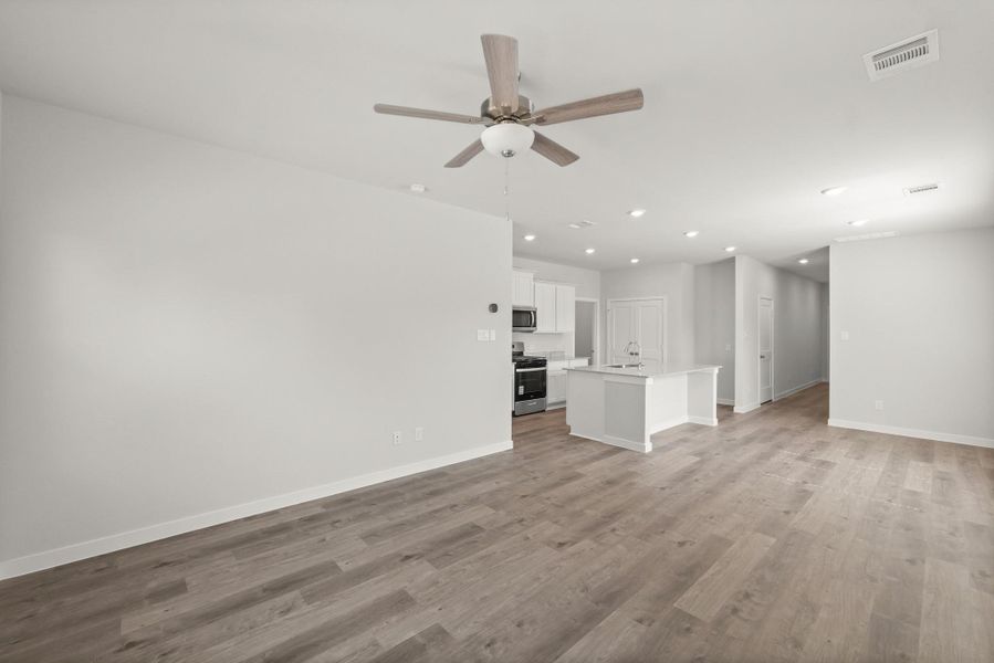 Spacious, unfurnished interior of a new home in The Villages at Westpointe, Dayton (Image 17).