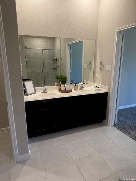 Furnished interior view inside a new home in Jordan's Ranch, San Antonio (Image 6).