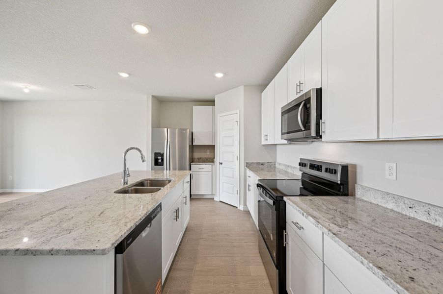 Spacious, unfurnished interior of a new home in Hampton Park - Classic Series, Vero Beach (Image 29).