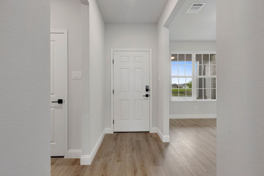 Spacious, unfurnished interior of a new home in Waverly Estates, Nevada (Image 47).