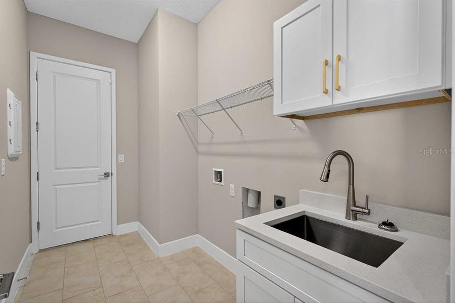 Furnished interior view inside a new home in Gray Hawk at Hole Two, Daytona Beach (Image 37).