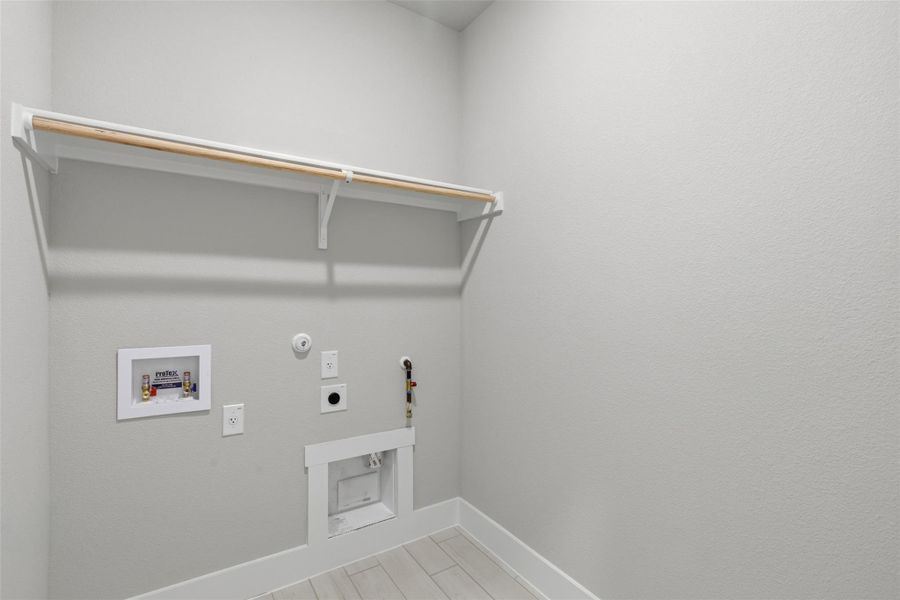 Spacious, unfurnished interior of a new home in Enclave at Cele, Pflugerville (Image 30).