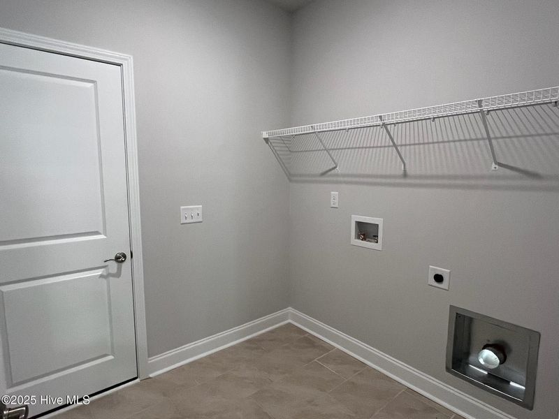 Spacious, unfurnished interior of a new home in Palmetto Creek, Bolivia (Image 23). Spacious, unfurnished interior of a new home in Palmetto Creek, Bolivia (Image 23).