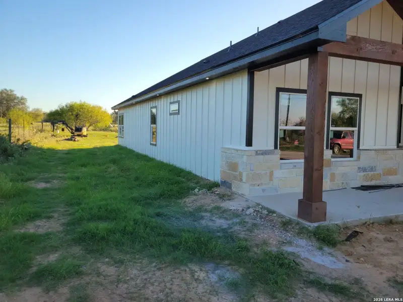 Exterior details and patio area of a home in , San Antonio (Image 4).