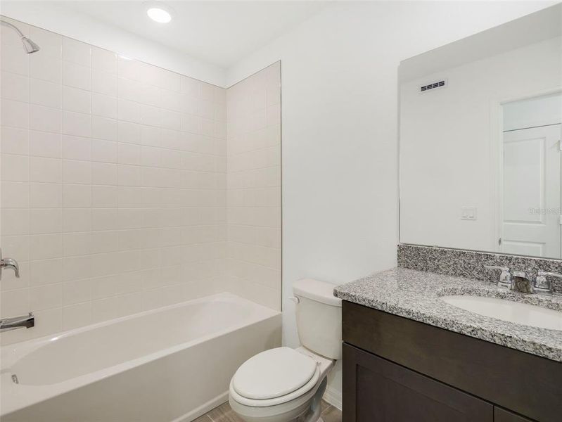 Furnished interior view inside a new home in Aulin Square, Oviedo (Image 12).