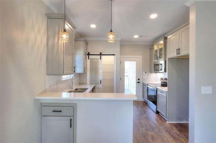 Furnished interior view inside a new home in , Monroe (Image 10).