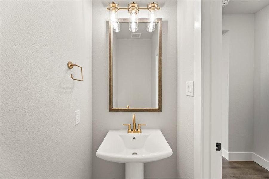 07. 2904 Wheelhouse - Powder 07. 2904 Wheelhouse - Powder