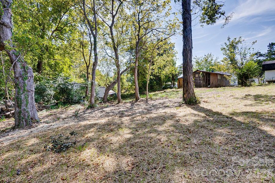 Natural landscape and outdoor views near in Asheboro (Image 39). Natural landscape and outdoor views near in Asheboro (Image 39).