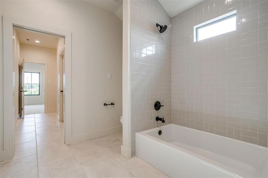 Spacious, unfurnished interior of a new home in , Aledo (Image 18). Spacious, unfurnished interior of a new home in , Aledo (Image 18).