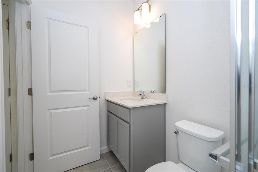 Furnished interior view inside a new home in , Orlando (Image 11).