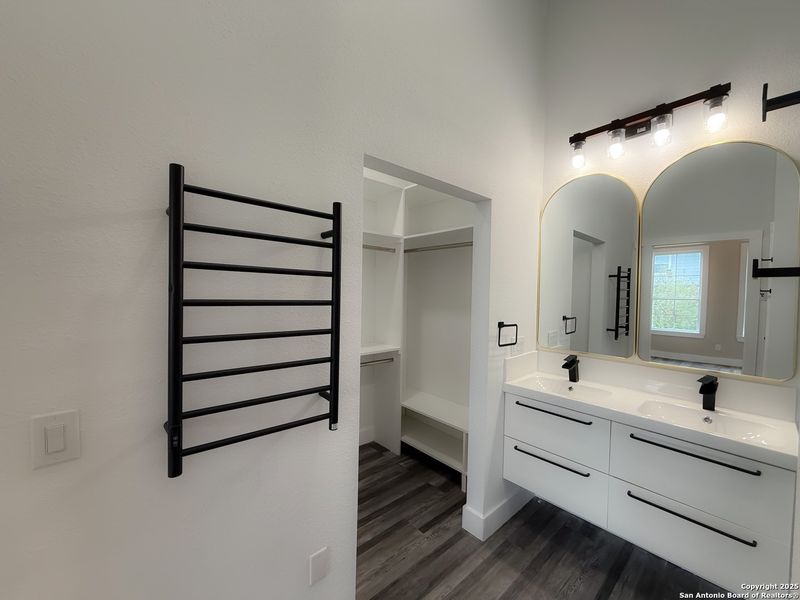 Furnished interior view inside a new home in , Canyon Lake (Image 15).