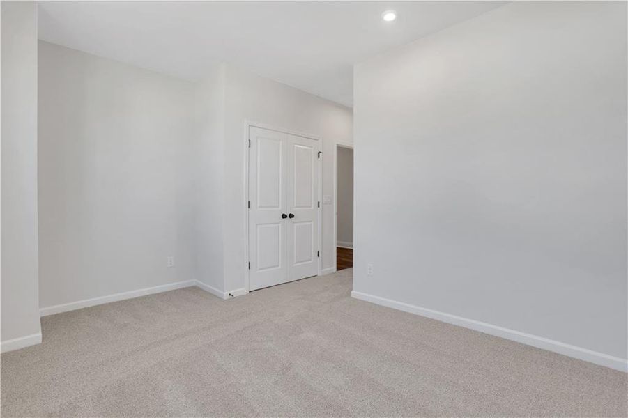 Spacious, unfurnished interior of a new home in Hillside Manor, Powder Springs (Image 27).