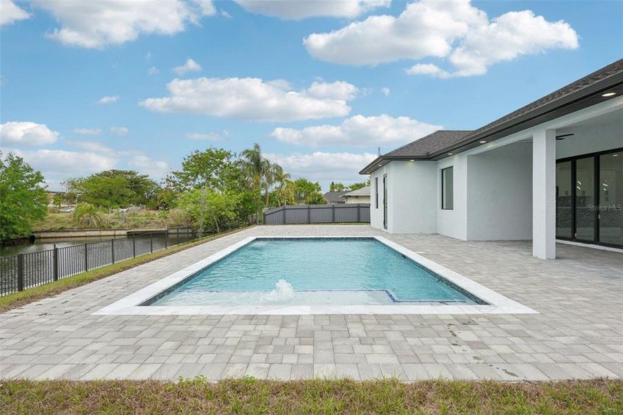 Exterior details and patio area of a home in , Cape Coral (Image 24).