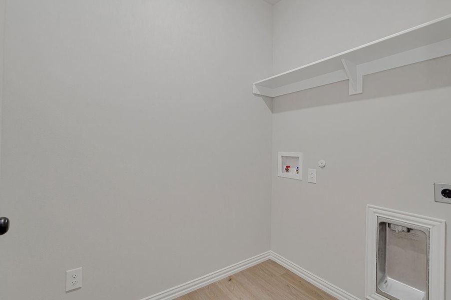 Spacious, unfurnished interior of a new home in , Fort Worth (Image 19).