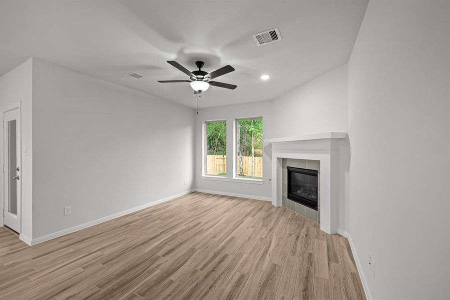 Spacious, unfurnished interior of a new home in The Woodlands Hills 45', Willis (Image 19). Spacious, unfurnished interior of a new home in The Woodlands Hills 45', Willis (Image 19).