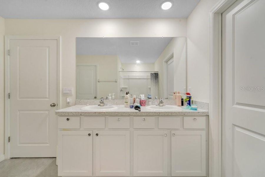 Furnished interior view inside a new home in , Zephyrhills (Image 25).