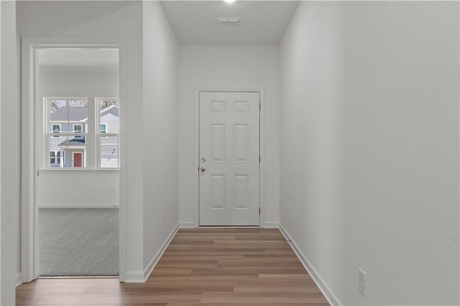 Spacious, unfurnished interior of a new home in Avery Ridge, Gainesville (Image 12).