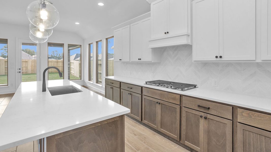 Furnished interior view inside a new home in Evergreen, Conroe (Image 8).